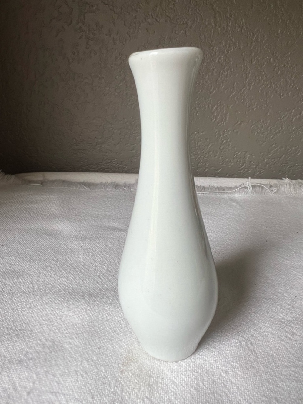White Floral porcelain Bud Vase with Multicolor Flower Motif - Picture 7 of 9